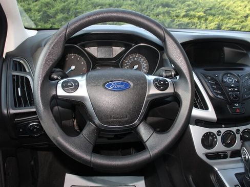 Used 2012 Ford Focus SE FWD image 17