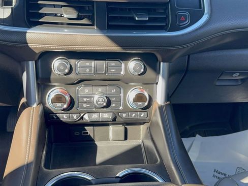 Used 2021 GMC Yukon SLT w/ SLT Luxury Plus Package image 18