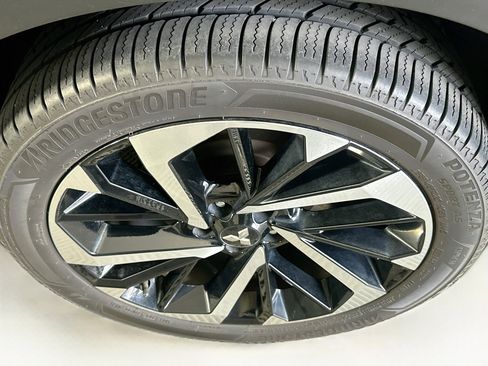 Used 2024 Mitsubishi Outlander SE AWD/4WD image 11