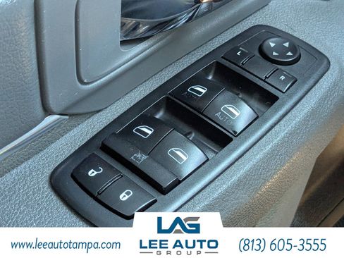 Used 2018 RAM 1500 Classic SLT image 22