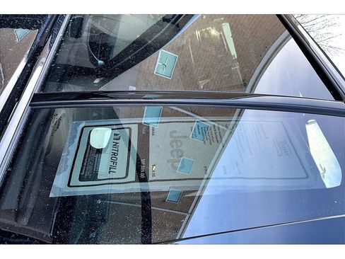 New 2025 Jeep Grand Cherokee Limited w/ Luxury Tech Group II AWD/4WD image 15
