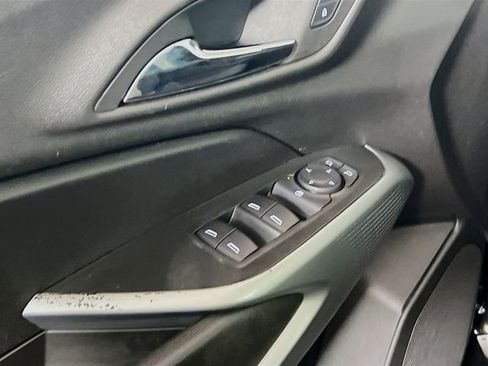 Used 2025 Chevrolet Trax LS FWD image 16