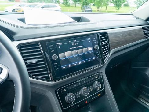 Certified 2022 Volkswagen Atlas SE w/ Black Wheel Package AWD/4WD image 22