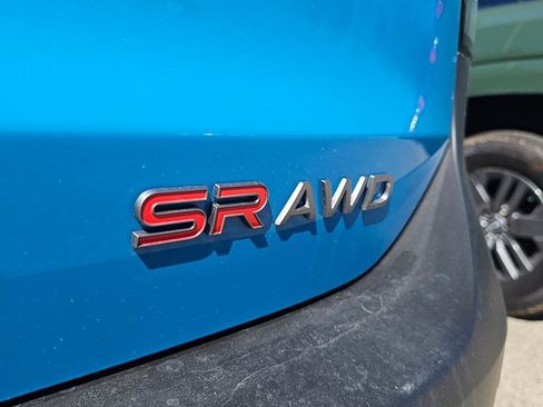 Used 2025 Nissan Kicks SR w/ Illumination Package image 11