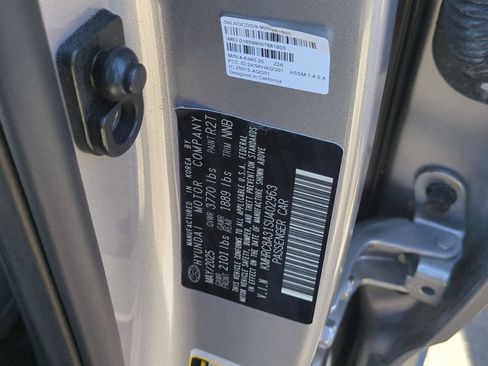 Used 2025 Hyundai Venue SEL FWD image 33