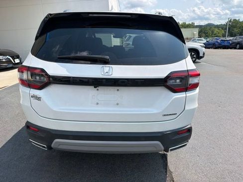 Used 2025 Honda Pilot Touring image 5