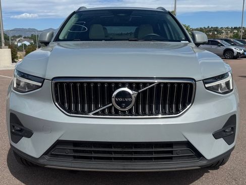 Used 2024 Volvo XC40 B5 Plus AWD/4WD image 2