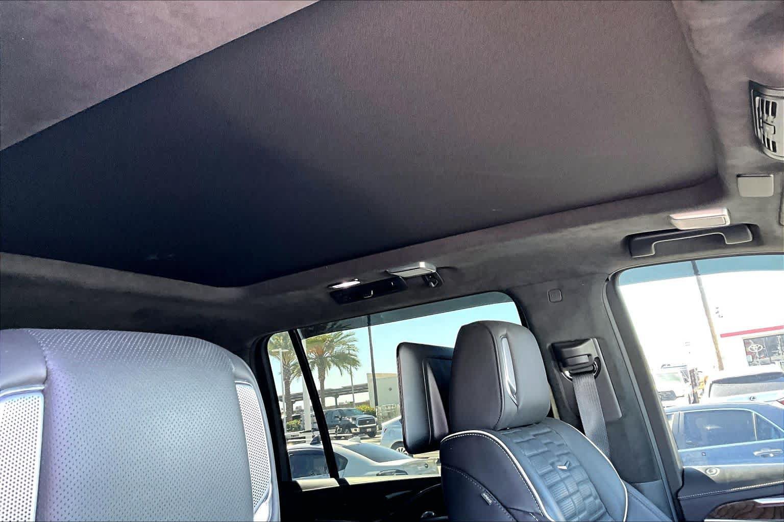 Used 2023 Cadillac Escalade ESV Sport Platinum w/ LPO, ONYX Package AWD/4WD image 13
