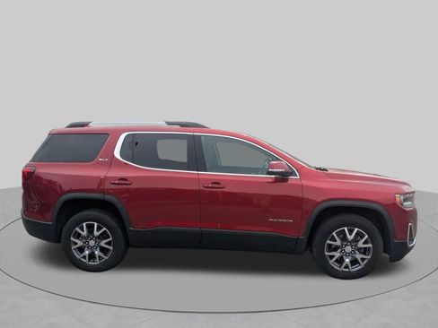 Used 2023 GMC Acadia SLT AWD/4WD image 3