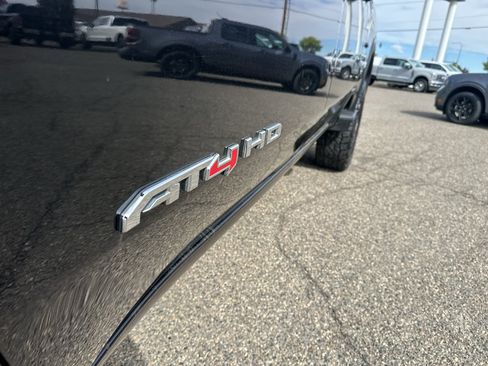 Used 2022 GMC Sierra 2500 AT4 w/ Driver Alert Package I AWD/4WD image 11