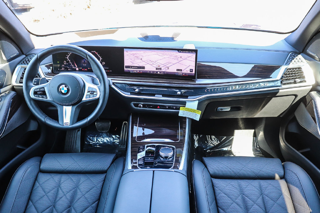 Used 2026 BMW X5 sDrive40i w/ M Sport Package RWD image 12