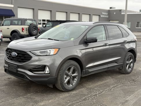 Used 2024 Ford Edge SEL w/ Sport Appearance Package image 5