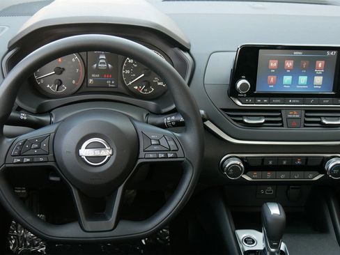 Certified 2024 Nissan Altima 2.5 S image 17