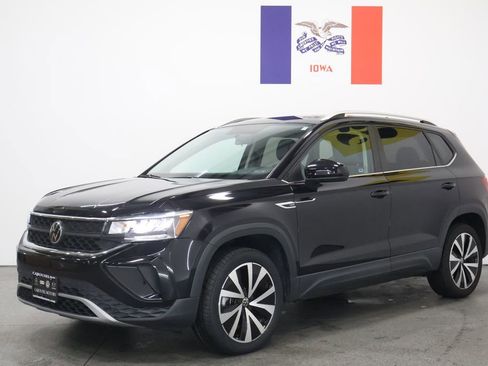 Used 2022 Volkswagen Taos SE image 8