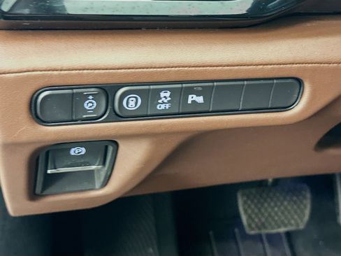 Used 2023 Acura MDX SH-AWD w/ Technology Package image 17