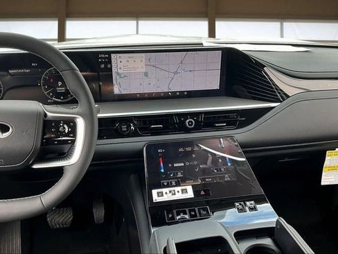 New 2026 INFINITI QX80 Luxe image 6