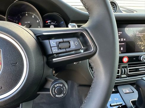 Used 2026 Porsche Macan AWD/4WD image 15
