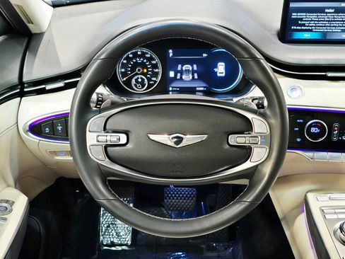 Used 2022 Genesis GV70 2.5T w/ Advanced Package AWD/4WD image 11