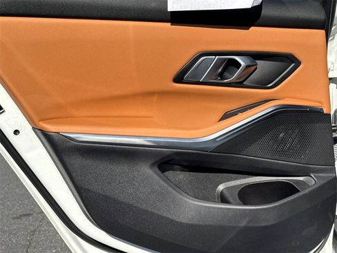 Used 2022 BMW 330i Sedan w/ M Sport Package image 21