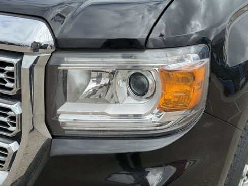 Used 2022 GMC Canyon Denali image 16