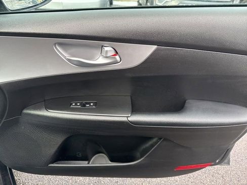 Used 2023 Kia Forte LXS w/ LXS Technology Package image 42