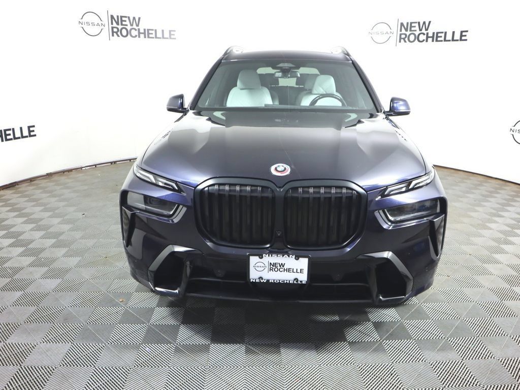 Used 2023 BMW X7 xDrive40i w/ M Sport Package AWD/4WD image 2