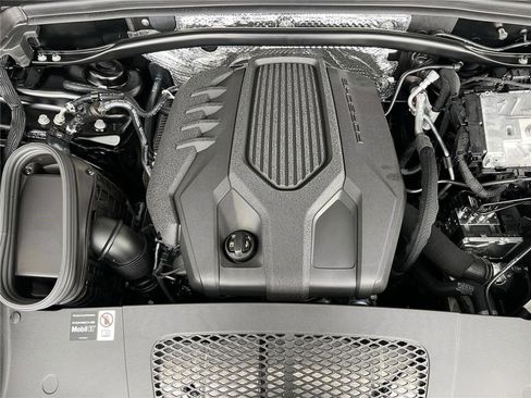 New 2026 Porsche Macan image 27