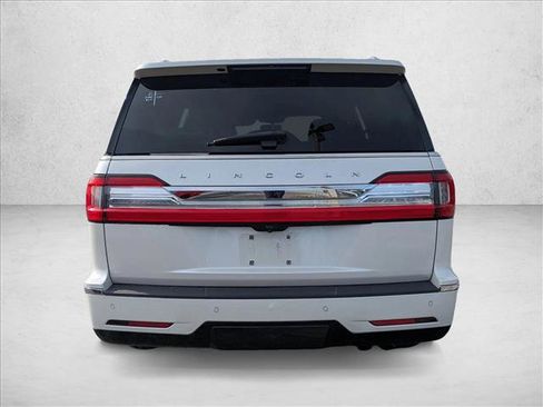 Used 2019 Lincoln Navigator Reserve image 6