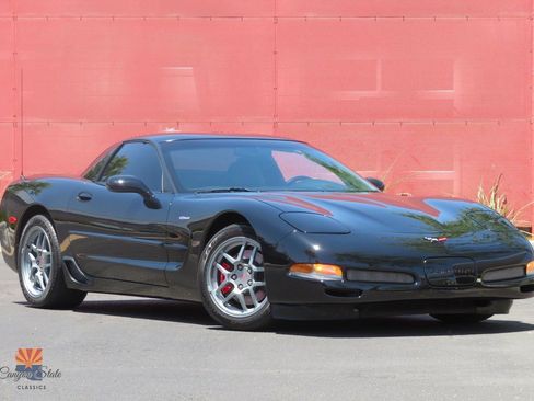 Used 2001 Chevrolet Corvette Z06 w/ Memory Pkg RWD image 1