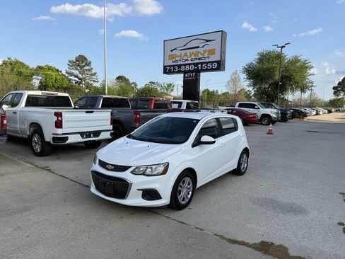 Used 2020 Chevrolet Sonic LT FWD image 4