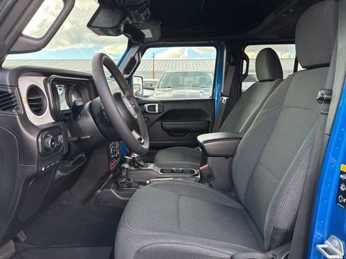 Used 2024 Jeep Wrangler Unlimited image 25