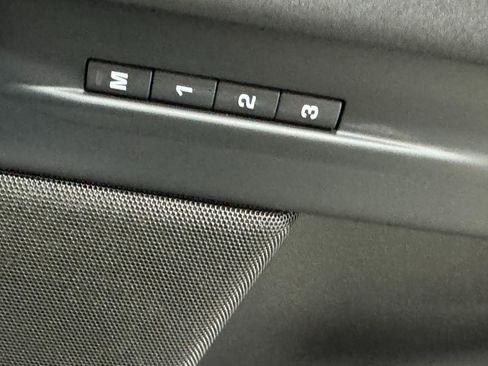 Used 2020 Land Rover Range Rover Evoque SE image 22