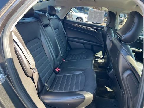 Used 2015 Ford Fusion SE w/ Equipment Group 202A FWD image 17