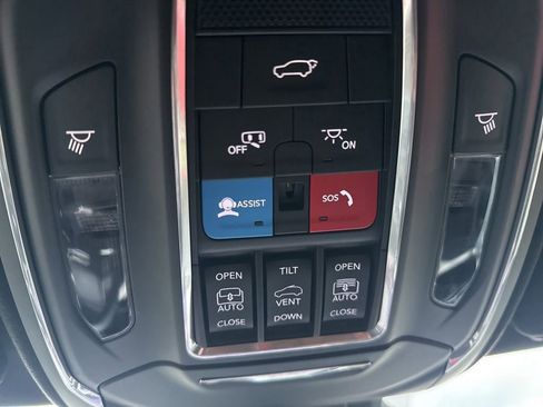 Used 2024 Jeep Wagoneer Launch Edition image 43