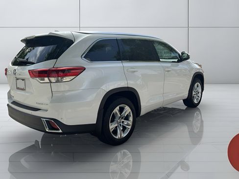 Used 2017 Toyota Highlander Limited image 11
