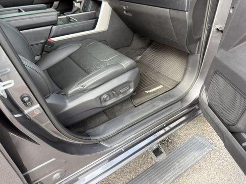 Used 2022 Toyota Tundra SR5 w/ SR5 Premium Package RWD image 33