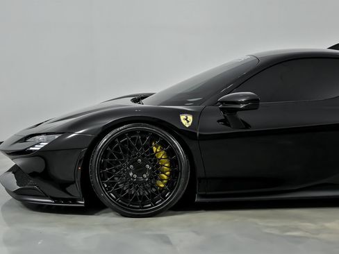 Used 2022 Ferrari SF90 Stradale image 7