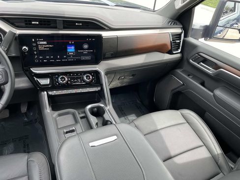 Used 2026 GMC Sierra 2500 Denali w/ Denali Reserve Package AWD/4WD image 14