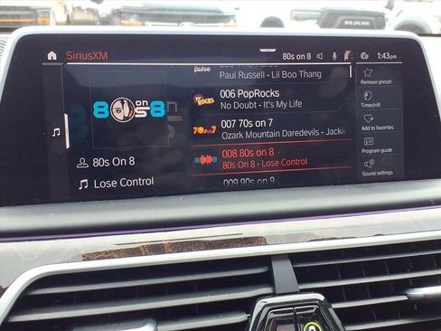 Used 2021 BMW 750i xDrive w/ Executive Package image 9