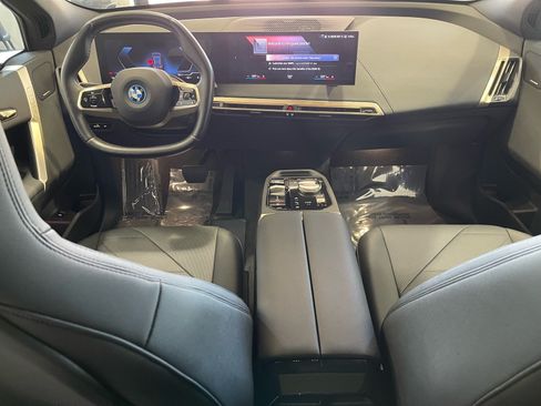 Used 2022 BMW iX xDrive50 w/ Premium Package AWD/4WD image 30