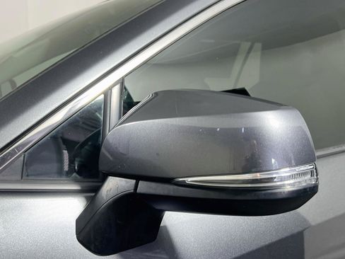 Used 2019 Toyota RAV4 XLE w/ Convenience Package FWD image 12