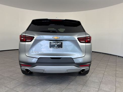 Used 2025 Chevrolet Blazer LT AWD/4WD image 10