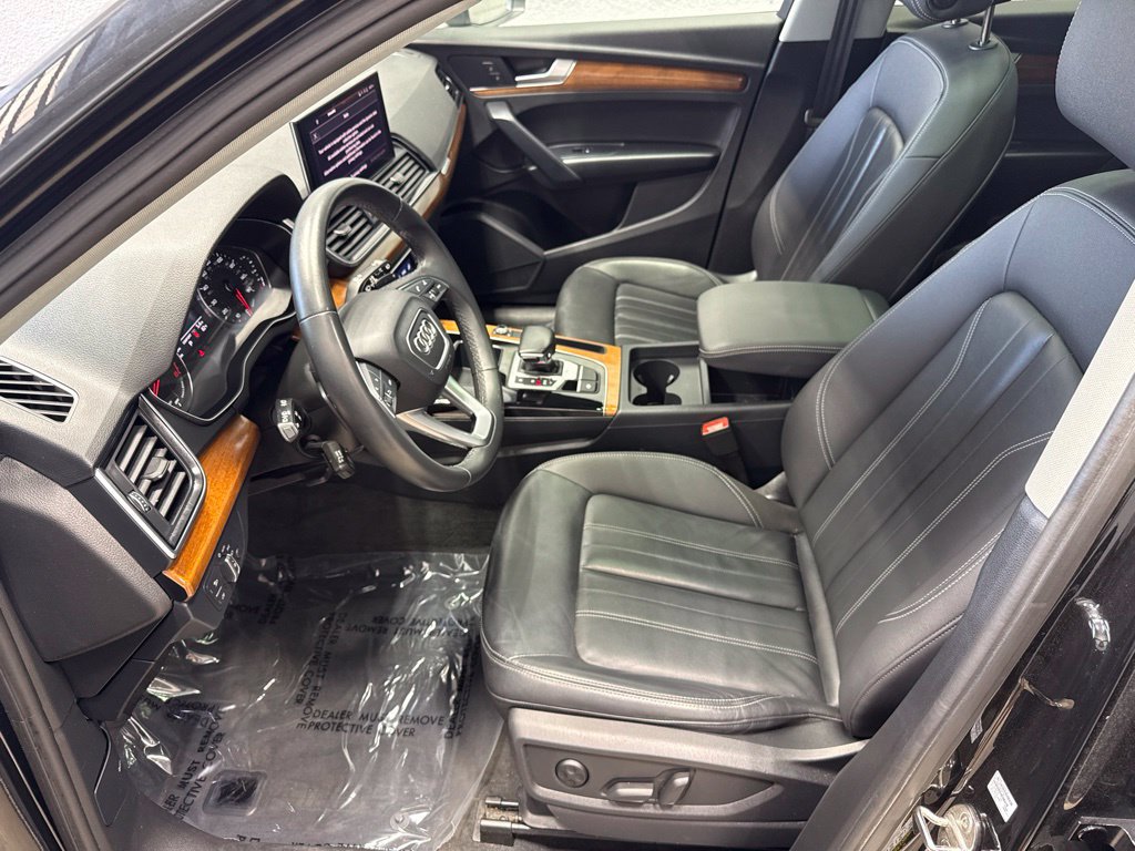 Used 2023 Audi Q5 2.0T Premium w/ Convenience Package AWD/4WD image 12