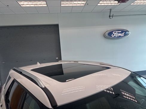 Used 2022 Ford Explorer Limited w/ Equipment Group 301A image 26