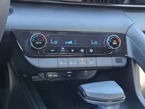 Used 2025 Hyundai Elantra Sport image 35