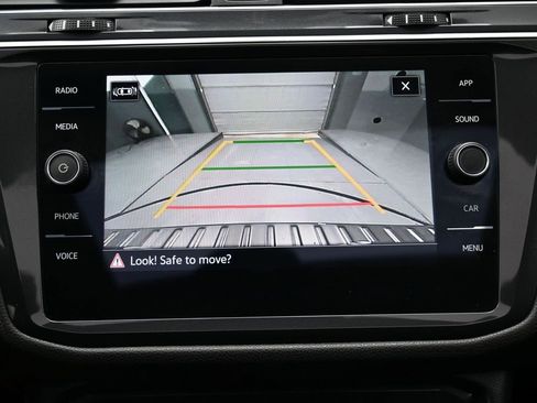 Used 2023 Volkswagen Tiguan SE R-Line image 24