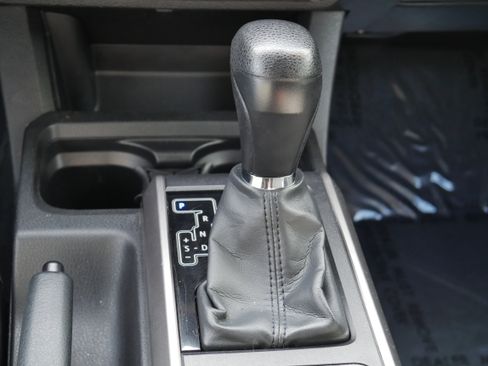 Used 2022 Toyota Tacoma SR5 AWD/4WD image 22