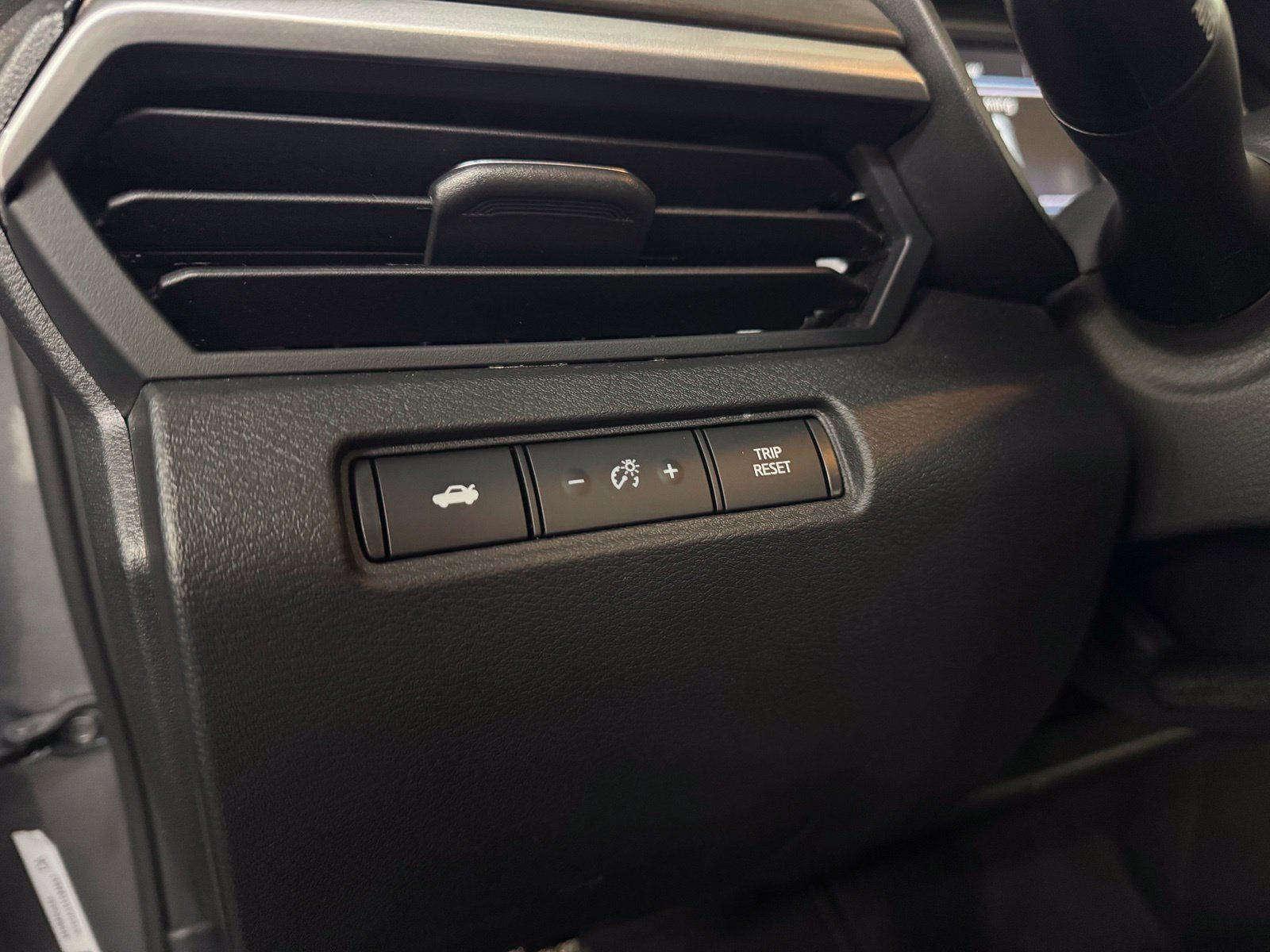 Certified 2025 Nissan Altima 2.5 SV FWD image 25