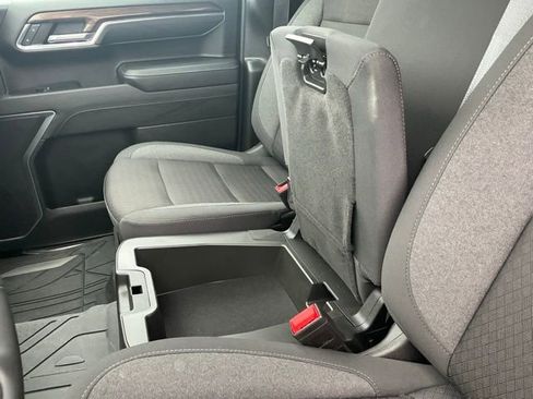 Used 2024 Chevrolet Silverado 1500 LT image 36
