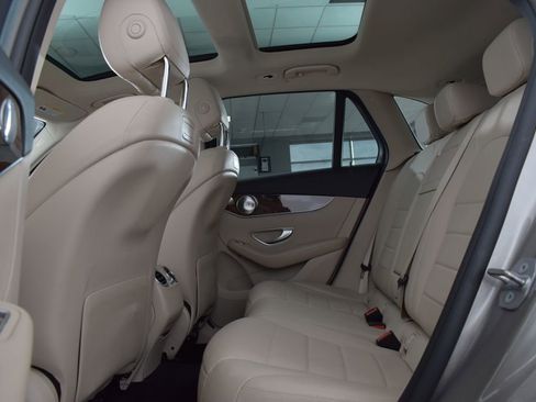 Used 2019 Mercedes-Benz GLC 300 4MATIC image 22